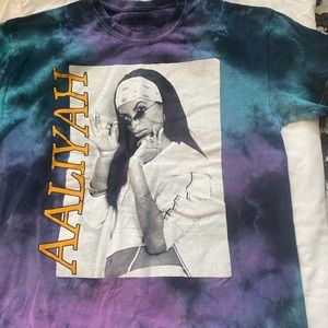 Graphic tee